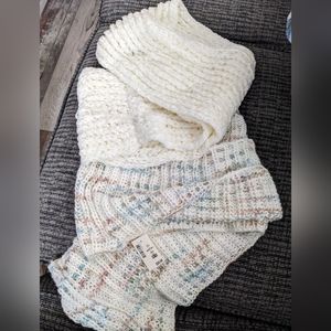 (2) infinity scarves